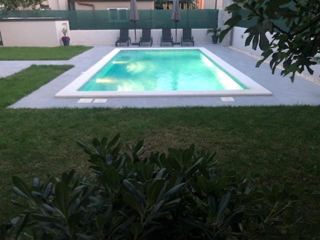 Leneda Apartments With Pool 普拉 外观 照片